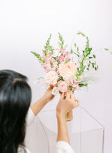 Load image into Gallery viewer, BBS Peachy Glass Vase Arrangement