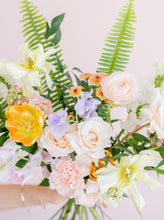Load image into Gallery viewer, Hand-tied Bouquet