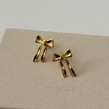 Load image into Gallery viewer, Yasmine Bow Studs (Gold)
